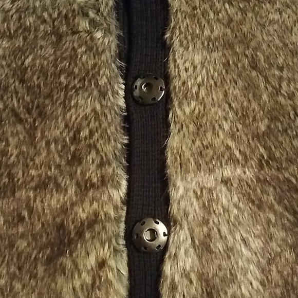 Black vest with faux fur - Picture 2 of 6